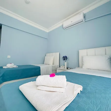 Alojamento de Acomodação e Pequeno-almoço Marquis Blue 4*