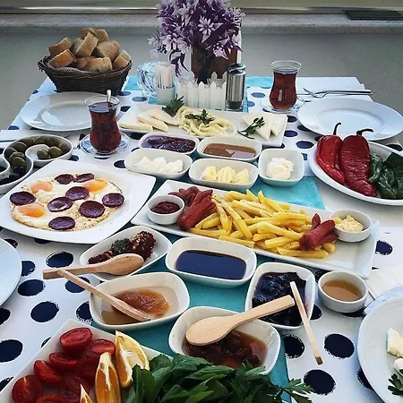 לינה וארוחת בוקר Marquis Blue קס