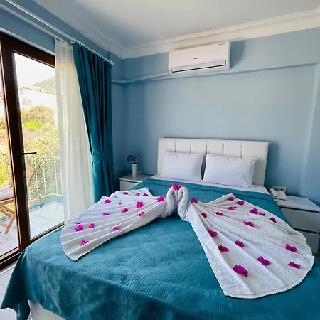 לינה וארוחת בוקר Marquis Blue קס