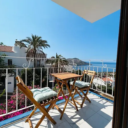 לינה וארוחת בוקר Marquis Blue