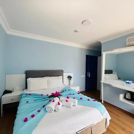 Marquis Blue לינה וארוחת בוקר קס