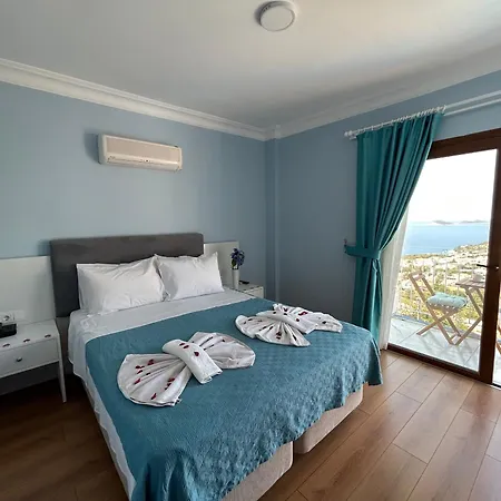 לינה וארוחת בוקר Marquis Blue 4*